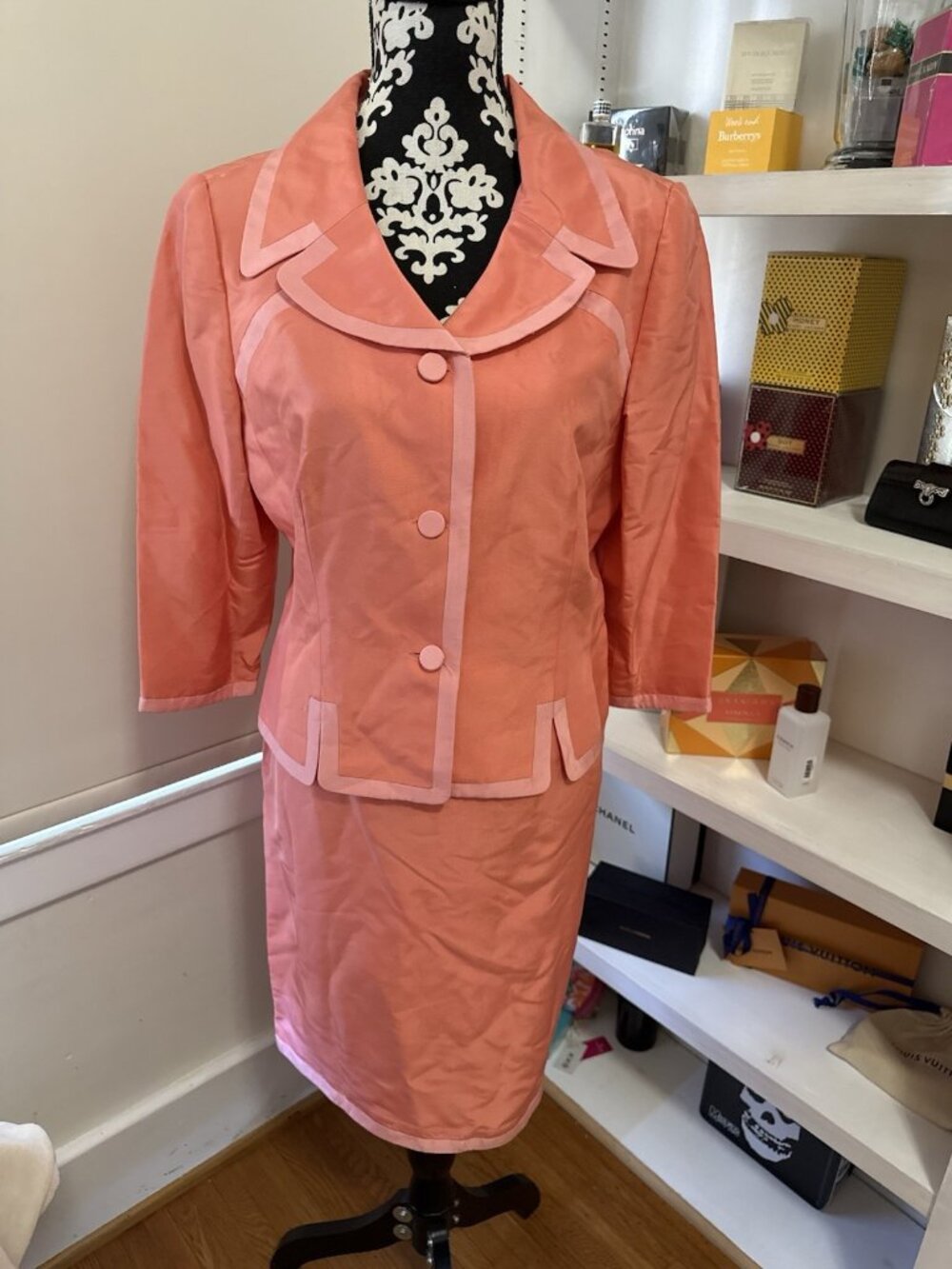 Maggy London Women’s 12 VTG 100% Silk Suit Peach W/ Pink trim Barbie Girly Gam